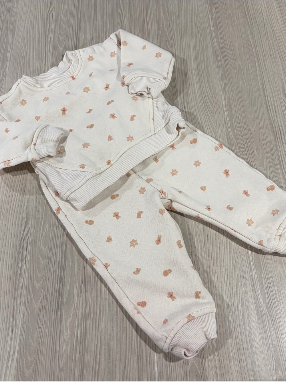 7/$20 Cloud Island Cream Baby Sweatshirt and Pants Set Gingerbread